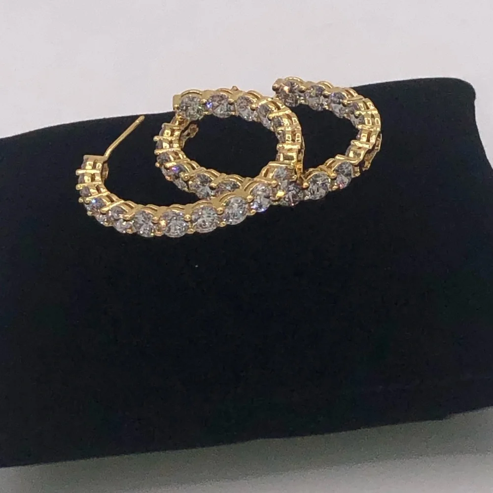 4.5ct  Inside-Out Hoops - Picture 5 of 11